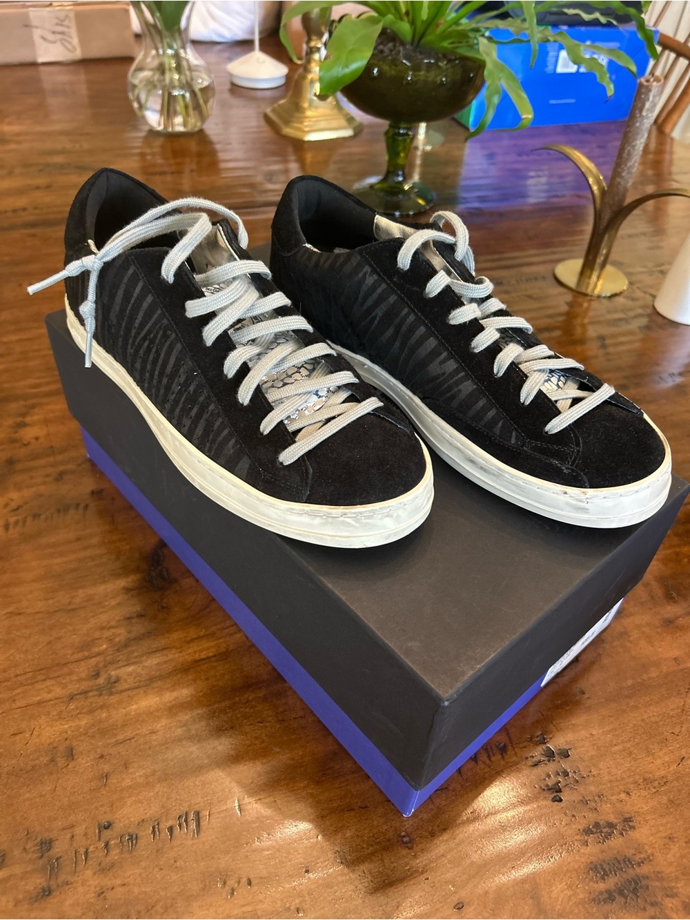 P448 New Women’s Black Suede John Low-Top Sneakers